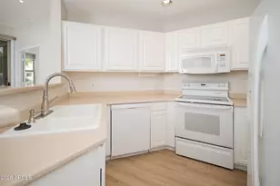7887 N 16th St, Phoenix, AZ 85020 - Photo 5