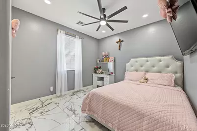 8031 W Encinas Lane, Phoenix, AZ 85043 - Photo 23
