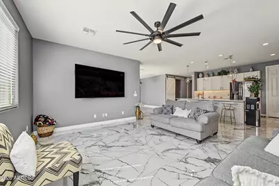 8031 W Encinas Lane, Phoenix, AZ 85043 - Photo 7