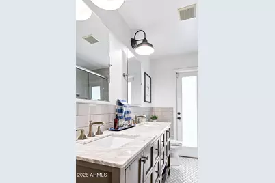 4303 E McDonald Drive, Phoenix, AZ 85018 - Photo 33