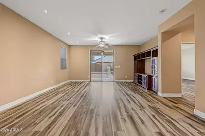 18527 W Surprise Farms Loop N, Surprise, AZ 85388 - Photo 15