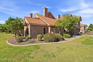 1633 E Lakeside Dr, Gilbert, AZ 85234 - Photo 1
