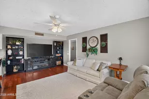 10001 W Augusta Dr, Sun City, AZ 85351 - Photo 25