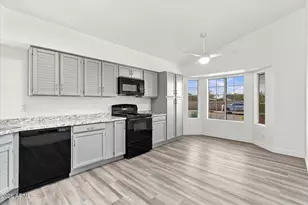 8734 W Meadow Dr, Peoria, AZ 85382 - Photo 11