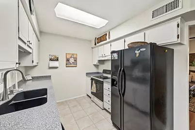 9962 W Lancaster Drive, Sun City, AZ 85351 - Photo 5