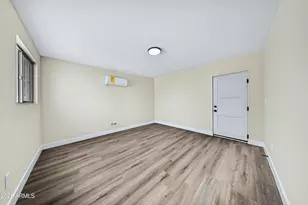 3030 N 41st Dr, Phoenix, AZ 85019 - Photo 29