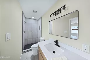 3030 N 41st Dr, Phoenix, AZ 85019 - Photo 17