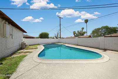 3030 N 41st Drive, Phoenix, AZ 85019 - Photo 33