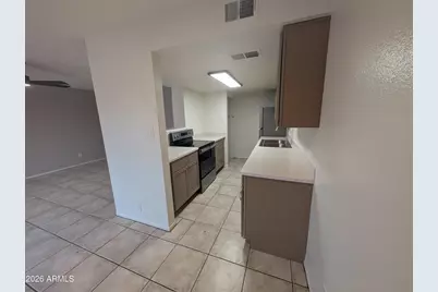 4629 E Southgate Avenue, Phoenix, AZ 85040 - Photo 9