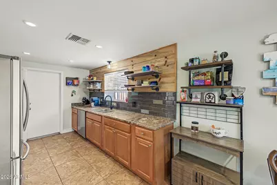 6151 W Zoe Ella Way, Glendale, AZ 85306 - Photo 11