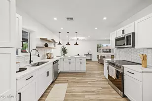 2328 W Village Dr, Phoenix, AZ 85023 - Photo 9