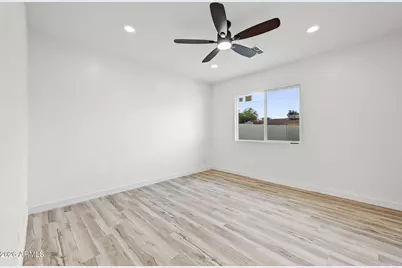 2328 W Village Drive, Phoenix, AZ 85023 - Photo 19