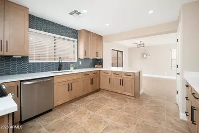 9575 N 82nd Lane, Peoria, AZ 85345 - Photo 7