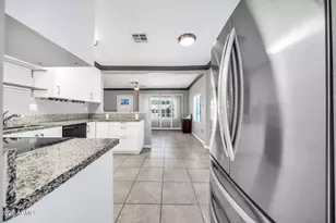 7505 N 60th Ave, Glendale, AZ 85301 - Photo 9