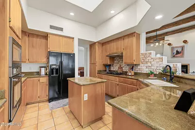 11289 S San Adrian Lane, Goodyear, AZ 85338 - Photo 21