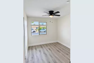 8108 W Trafalgar Avenue, Phoenix, AZ 85033 - Photo 13