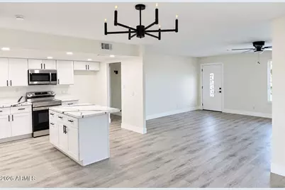 8108 W Trafalgar Avenue, Phoenix, AZ 85033 - Photo 5