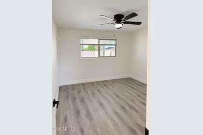 8108 W Trafalgar Avenue, Phoenix, AZ 85033 - Photo 19