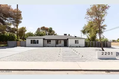 2201 E Amelia Avenue, Phoenix, AZ 85016 - Photo 1