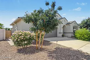 18363 W Whispering Wind Dr, Surprise, AZ 85387 - Photo 9