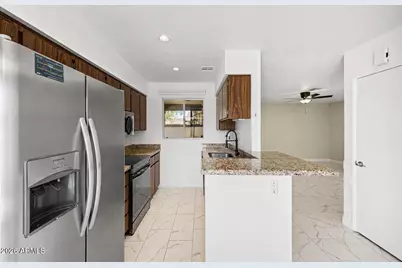 8161 N 107th Avenue #109, Peoria, AZ 85345 - Photo 3
