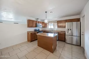 3015 N 43rd Ln, Phoenix, AZ 85031 - Photo 13