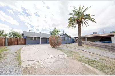 3015 N 43rd Lane, Phoenix, AZ 85031 - Photo 1
