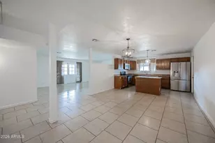 3015 N 43rd Ln, Phoenix, AZ 85031 - Photo 11