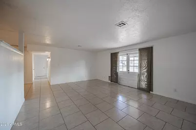 3015 N 43rd Lane, Phoenix, AZ 85031 - Photo 9
