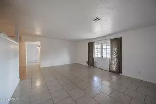 3015 N 43rd Ln, Phoenix, AZ 85031 - Photo 9