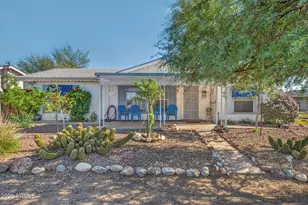 227 Gompers Cir, Morristown, AZ 85342 - Photo 3