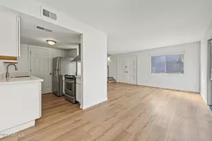 5204 N 42nd Ln, Phoenix, AZ 85019 - Photo 7
