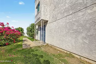 5204 N 42nd Ln, Phoenix, AZ 85019 - Photo 3