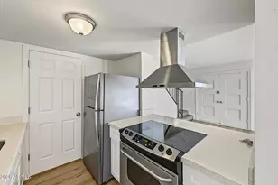 5204 N 42nd Ln, Phoenix, AZ 85019 - Photo 11