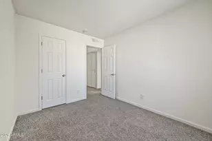 5204 N 42nd Ln, Phoenix, AZ 85019 - Photo 17