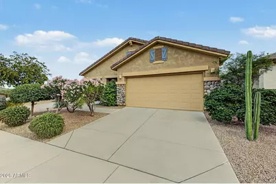241 W Summit Circle, San Tan Valley, AZ 85143 - Photo 3