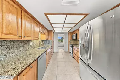 10320 W Brookside Drive, Sun City, AZ 85351 - Photo 11
