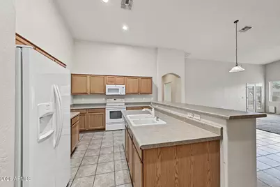 18443 W Maui Lane, Surprise, AZ 85388 - Photo 9