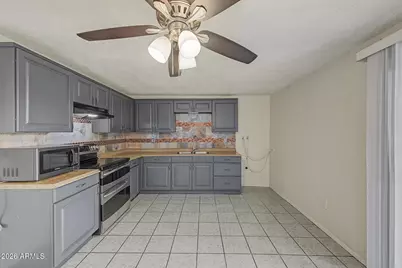 4307 N 71st Drive, Phoenix, AZ 85033 - Photo 9