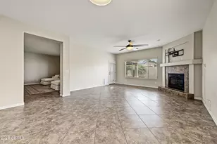 17848 W Ivy Ln, Surprise, AZ 85388 - Photo 11
