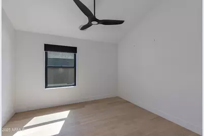 1333 E Pomelo Grove Lane, Phoenix, AZ 85014 - Photo 11