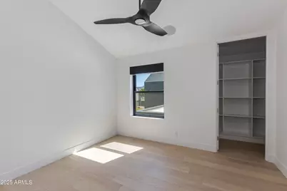1333 E Pomelo Grove Lane, Phoenix, AZ 85014 - Photo 9