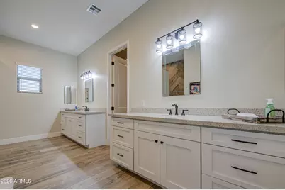 9436 W Fossil Mountain Drive, Casa Grande, AZ 85194 - Photo 17
