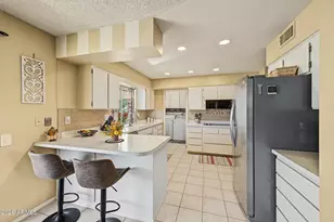 11015 W Kelso Dr, Sun City, AZ 85351 - Photo 9