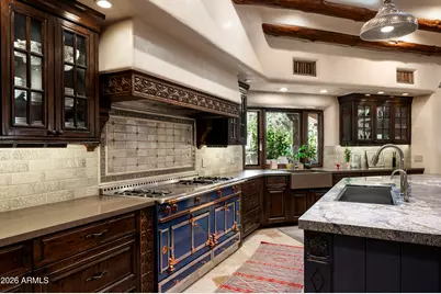 5747 E Mockingbird Lane, Paradise Valley, AZ 85253 - Photo 11