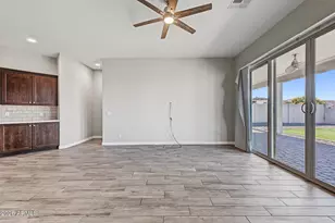 8604 S 16th Dr, Phoenix, AZ 85041 - Photo 9