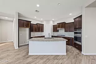 8604 S 16th Dr, Phoenix, AZ 85041 - Photo 11
