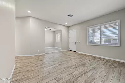 8604 S 16th Drive, Phoenix, AZ 85041 - Photo 5