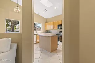 3243 E Maldonado Dr, Phoenix, AZ 85042 - Photo 9