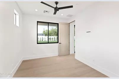 3405 N 47th Place, Phoenix, AZ 85018 - Photo 27